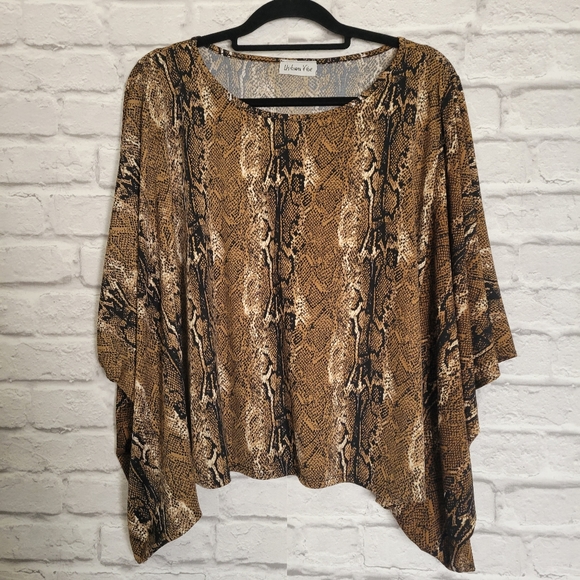 Uptown Vibe snake skin flowy top size petite large - Picture 10 of 10